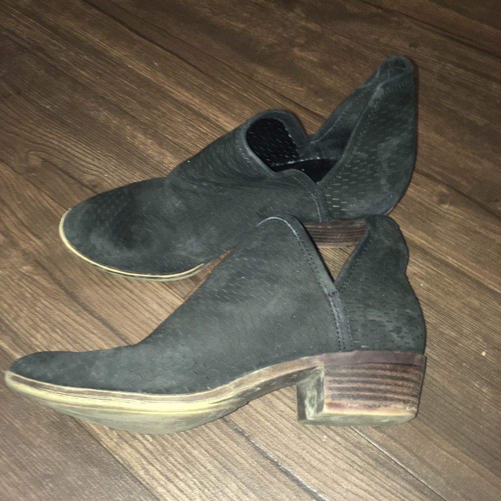 Lucky Brand perforated 9 black cutout ankle booties
